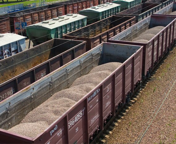 Доставка материалов по Ж/Д Вагоны с нерудными материалами